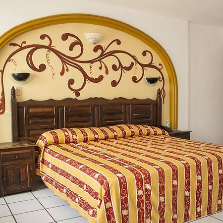 Hotel Colonial Manzanillo Exterior foto